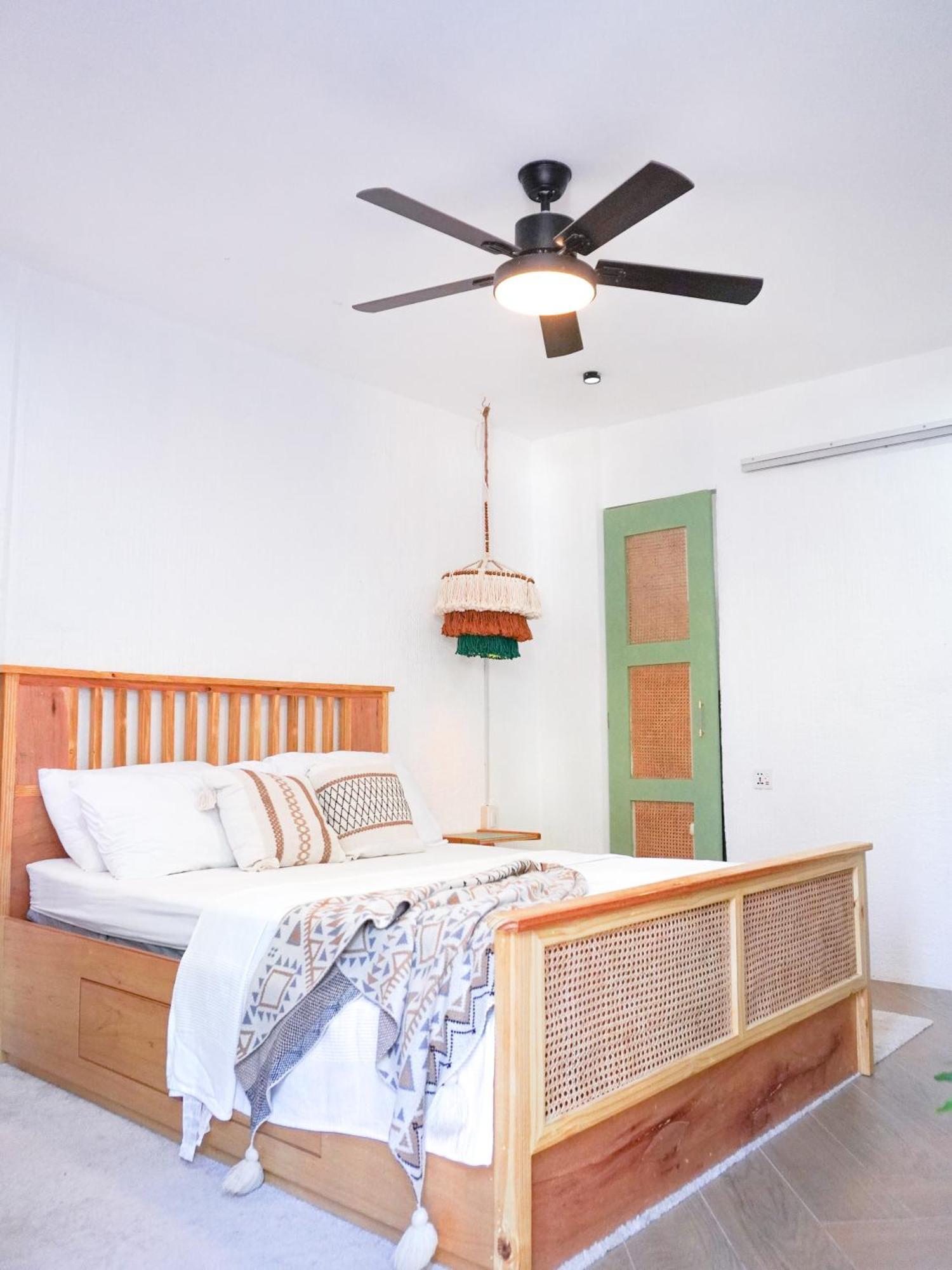 Urban Oasis Resort, Tarlac ภายนอก รูปภาพ